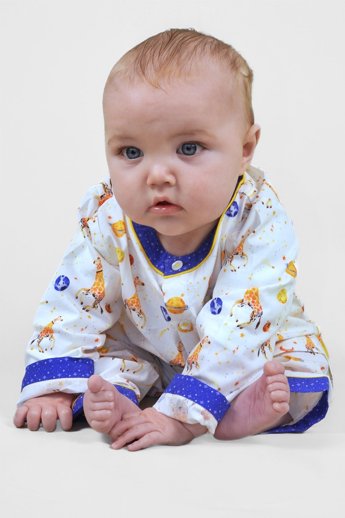 giraffe space odyssey - organic cotton baby pyjama set - Kutti Lulu